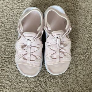 Nike chunky sandals sz 6